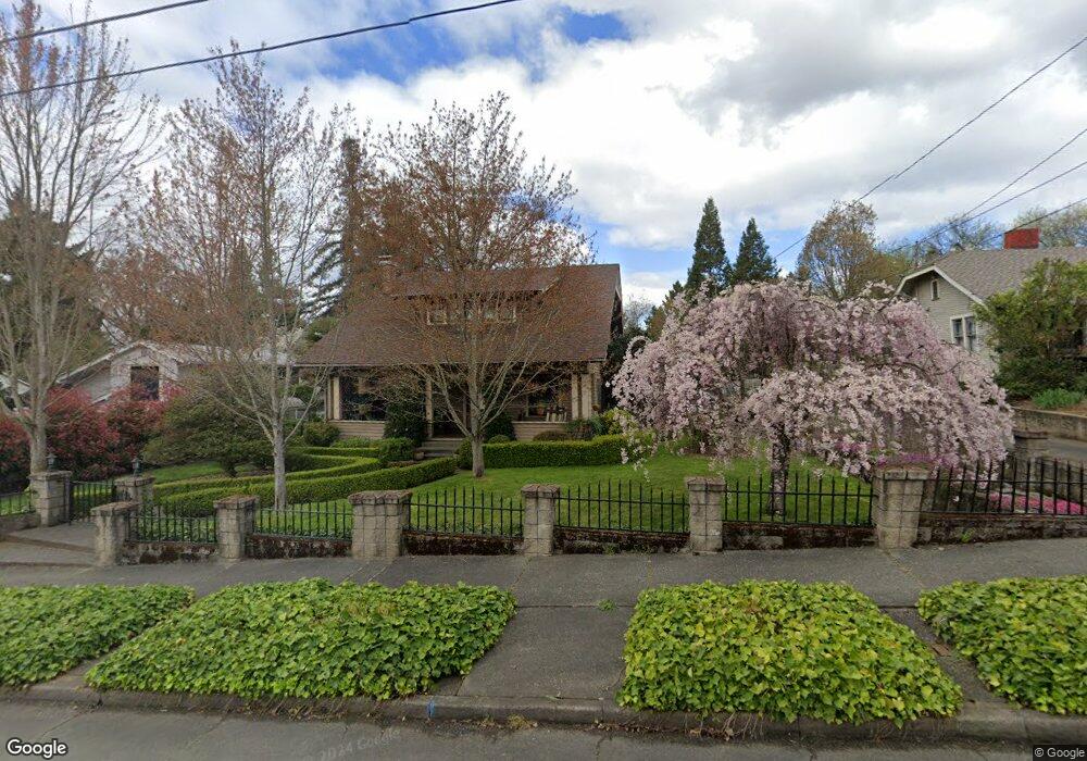 740 NW 4th St, Grants Pass, OR 97526 - photo 1