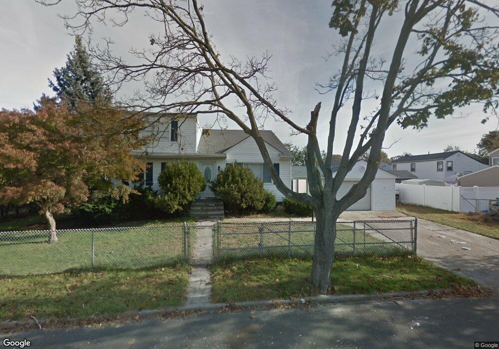 5 Stevens St, Lindenhurst, NY 11757 - photo 1