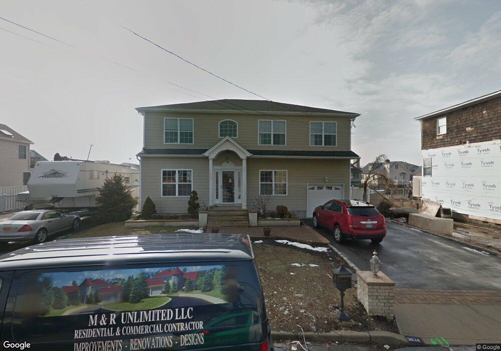 3634 Somerset Dr, Seaford, NY 11783 - photo 1