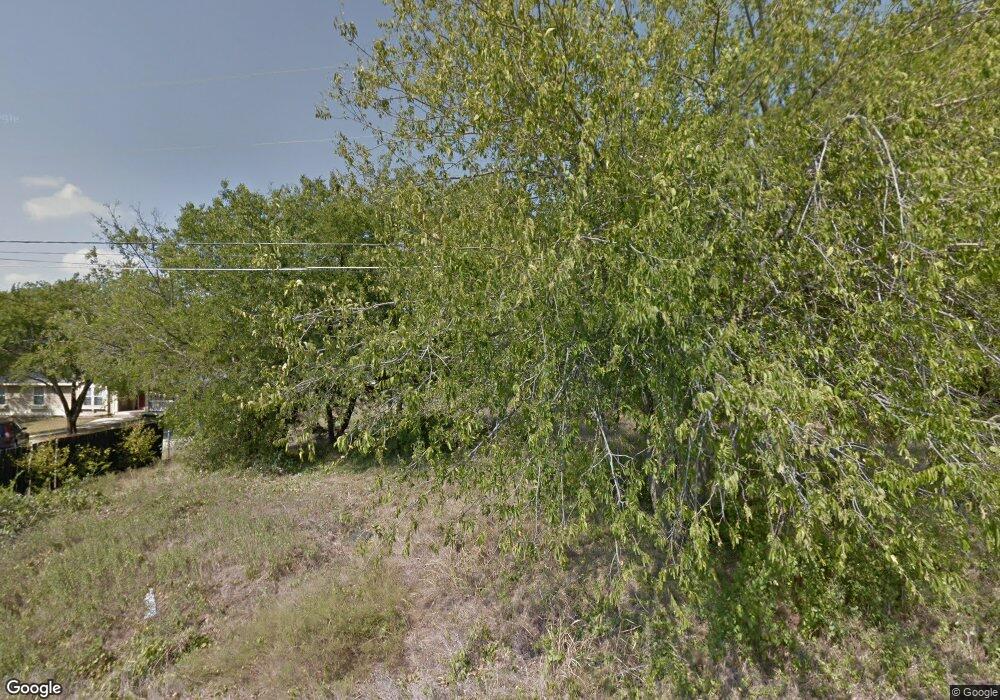 520 Parker St, Azle, TX 76020 - photo 1