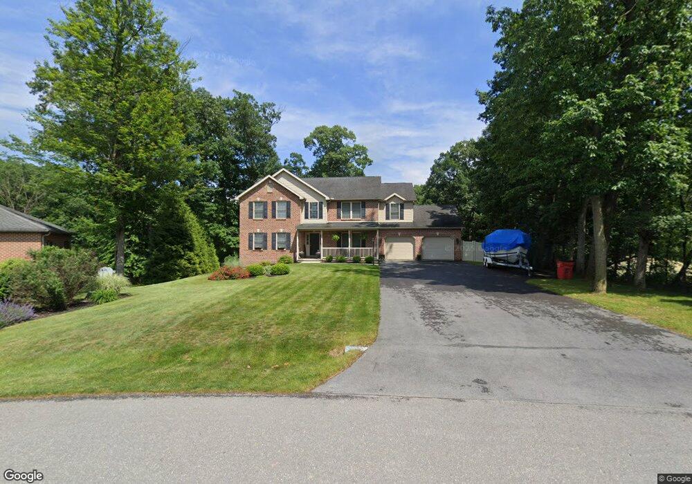 1717 Falcon Ln, Chambersburg, PA 17202 - photo 1