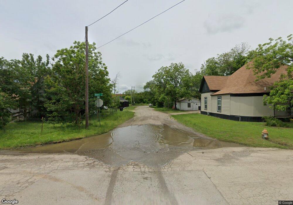 218 Cleburne St, Cleburne, TX 76031 - photo 1