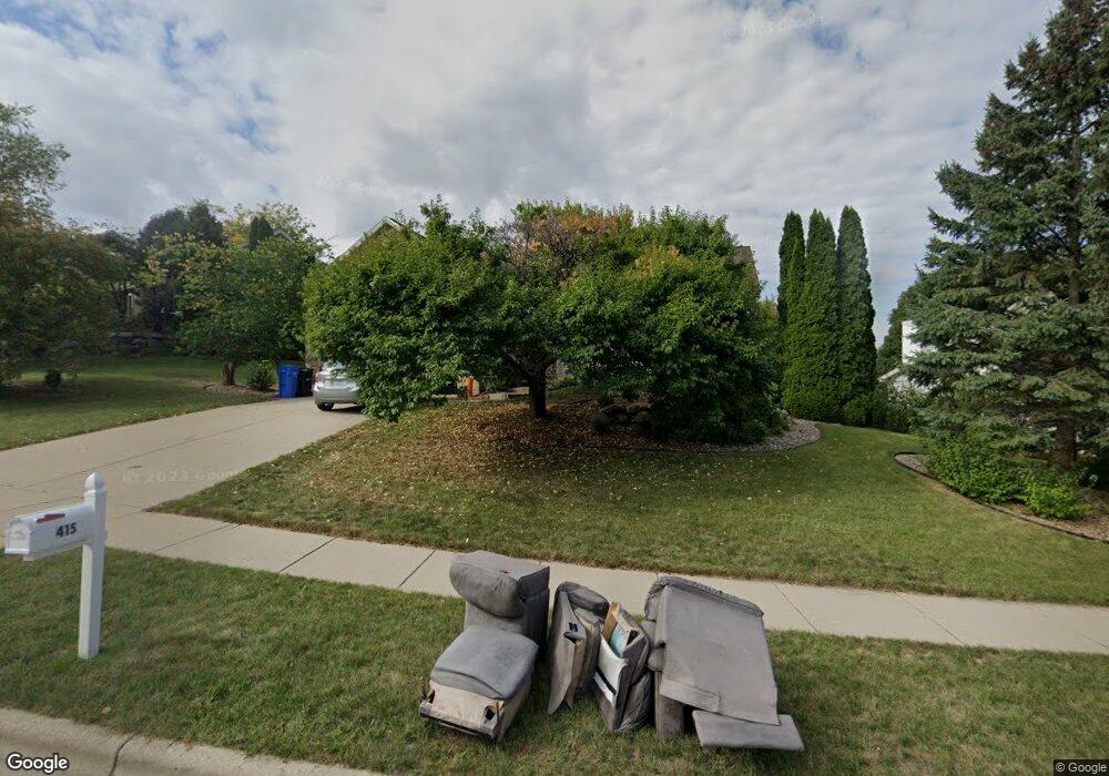 415 Oakwood Dr, Oregon, WI 53575 - photo 1