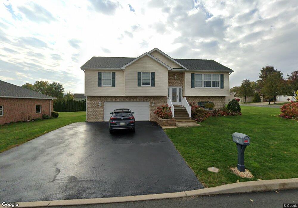 101 Commons Dr, Olyphant, PA 18447 - photo 1