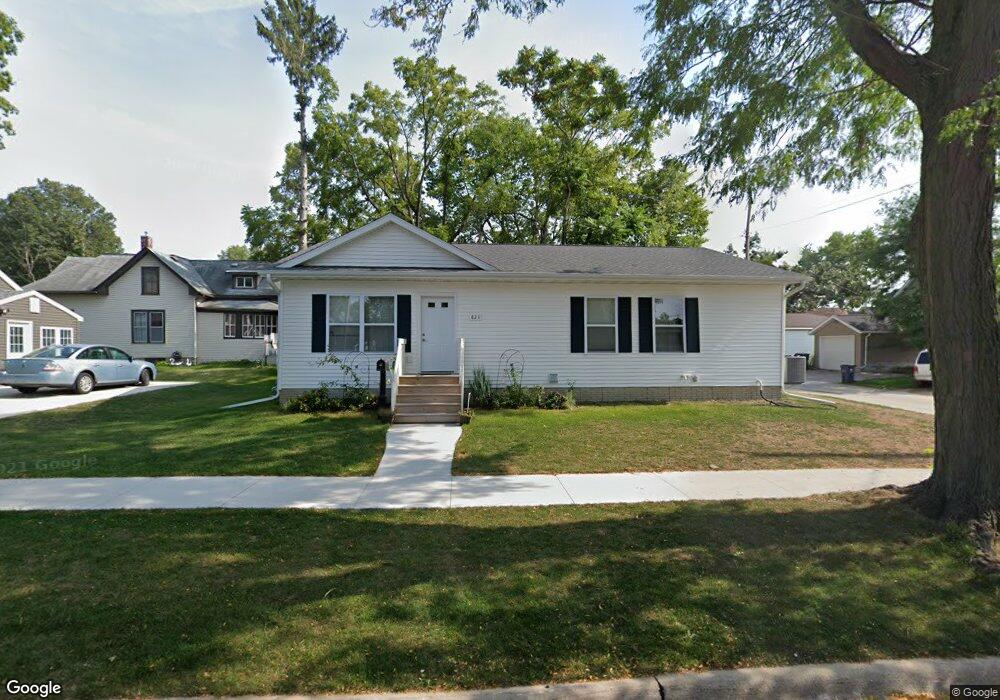 823 11th Ave SE, Cedar Rapids, IA 52401 - photo 1