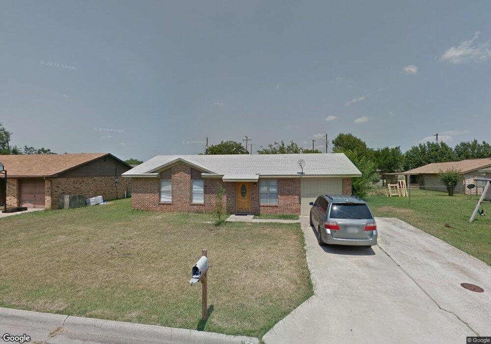 1511 Patricia Dr, Gainesville, TX 76240 - photo 1