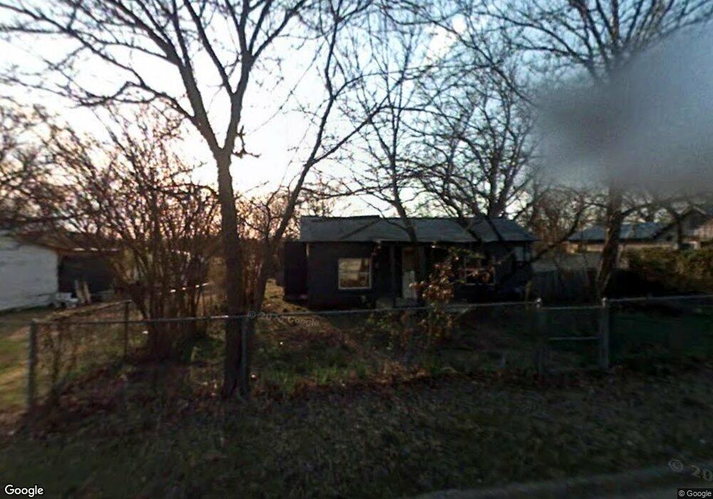 1017 S Taylor St, Gainesville, TX 76240 - photo 1