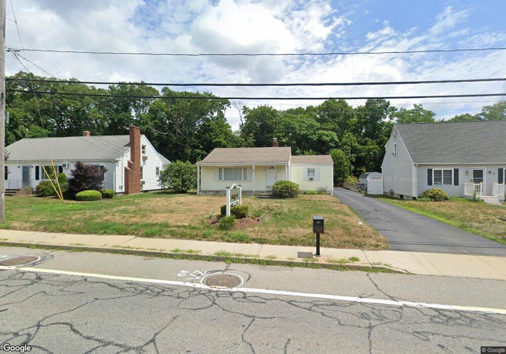 511 Mendon Rd, Cumberland, RI 02864 - photo 1