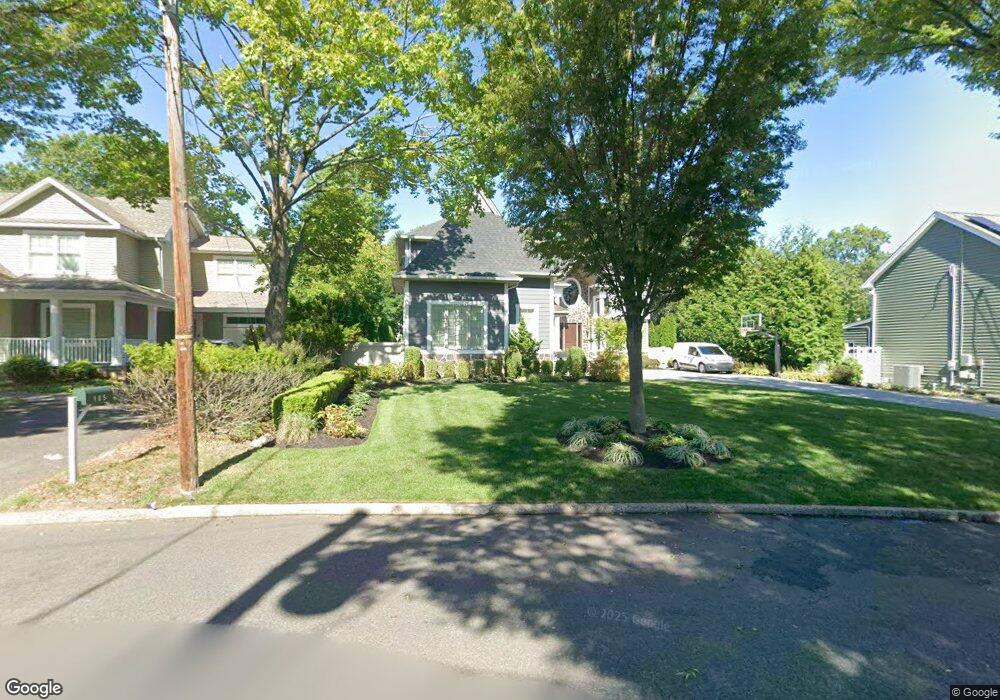 189 Lozier Ct, Paramus, NJ 07652 - photo 1