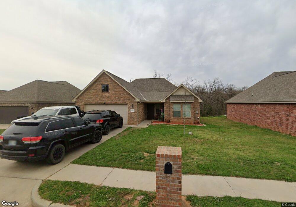 305 Thomas Blvd, McLoud, OK 74851 - photo 1