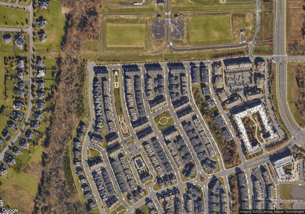 43164 Luttrell Square, Ashburn, VA 20148 - photo 1