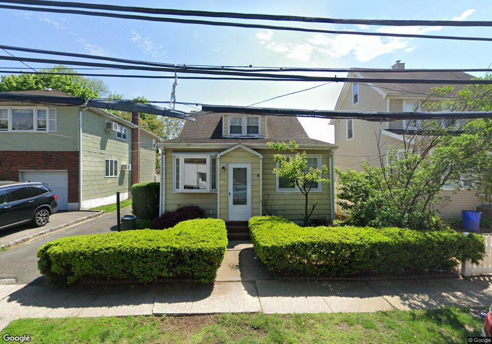 959 Washington St, Franklin Square, NY 11010 - photo 1