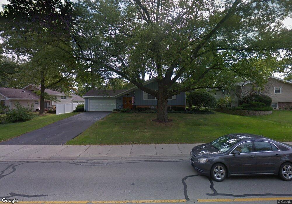 8 E Gartner Rd, Naperville, IL 60540 - photo 1