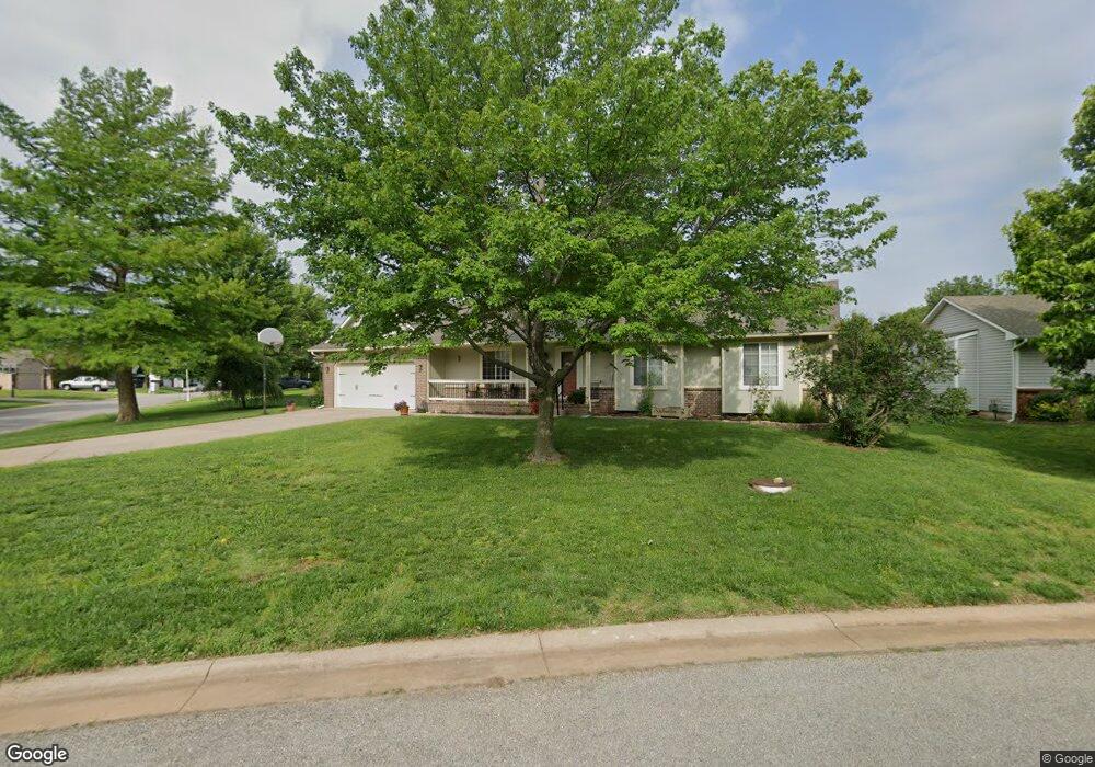 135 Chestnut Dr, Mulvane, KS 67110 - photo 1