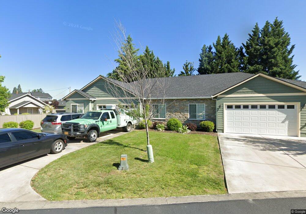 406 Live Oak Loop, Central Point, OR 97502 - photo 1