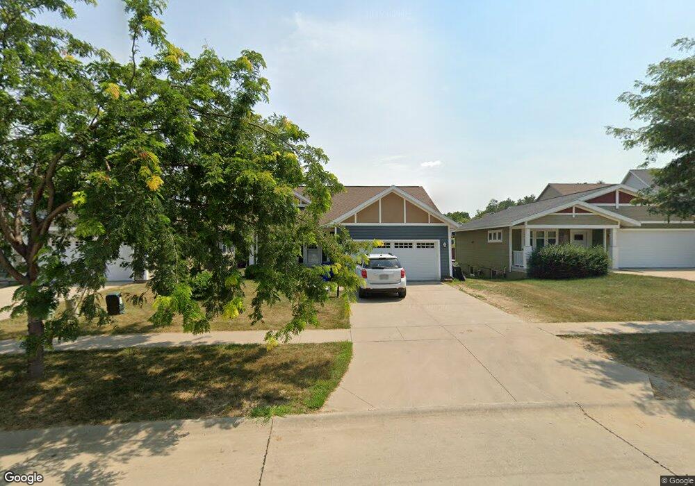 2049 Sugar Creek Dr NW, Cedar Rapids, IA 52405 - photo 1