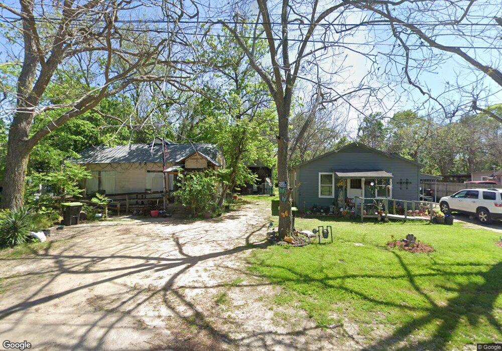 1303 Avenue I, Bay City, TX 77414 - photo 1