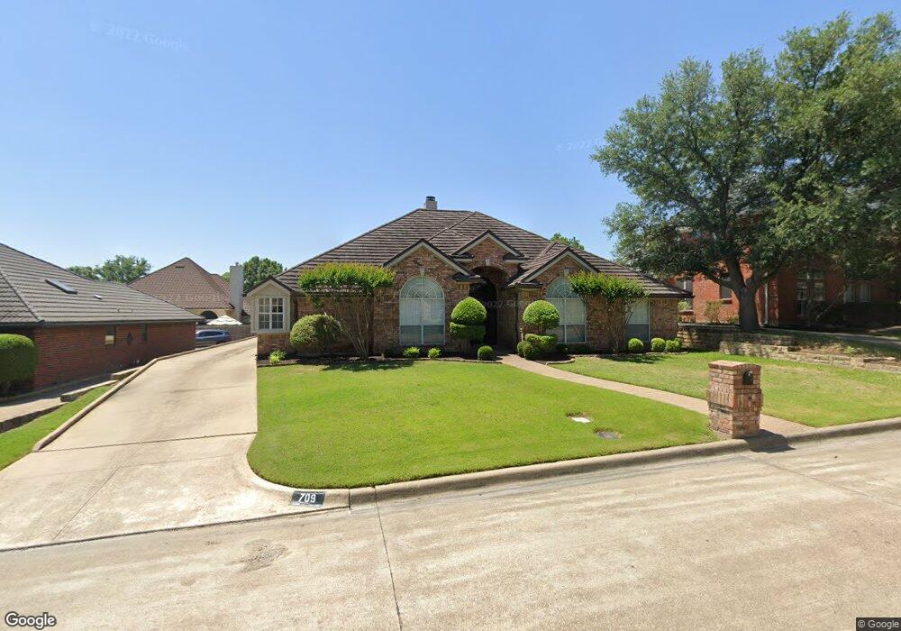 709 Paul Dr, Hurst, TX 76054 - photo 1