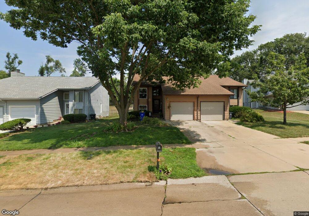 2512 Ellis View Ct NW, Cedar Rapids, IA 52405 - photo 1