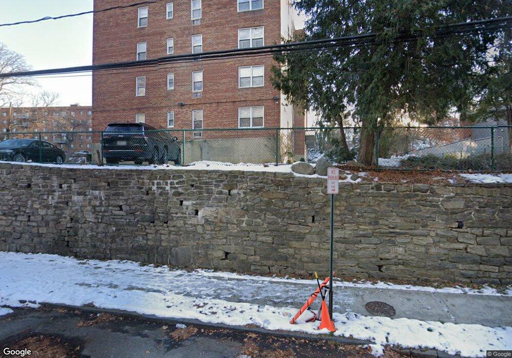 510 Midland Ave unit 3F, Yonkers, NY 10704 - photo 1