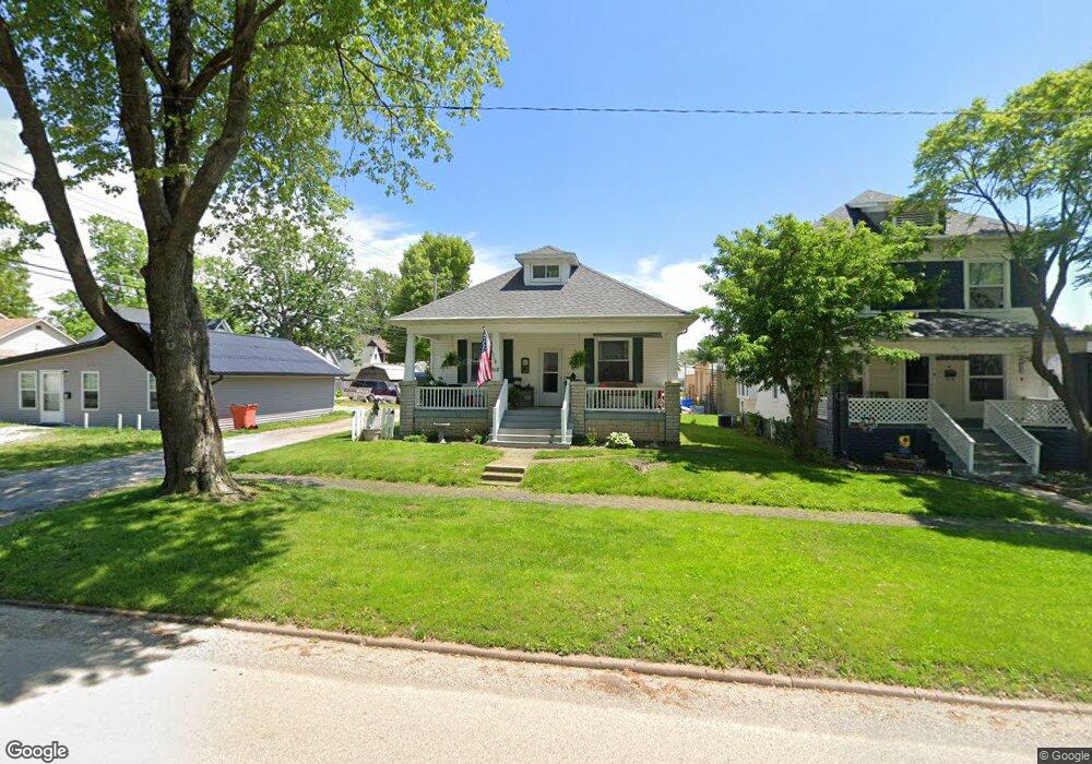 612 S 16th St, Mattoon, IL 61938 - photo 1