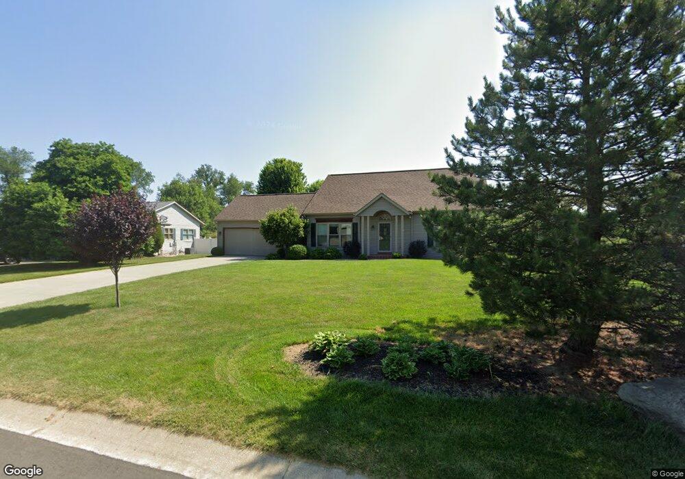 1635 N Crest View Dr, La Porte, IN 46350 - photo 1