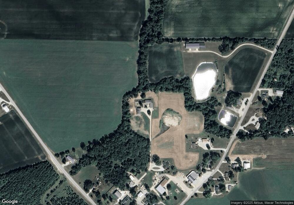 2738 SW Sycamore St, Bluffton, IN 46714 - photo 1