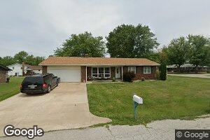 1105 Lindal Ave, Macon, MO 63552