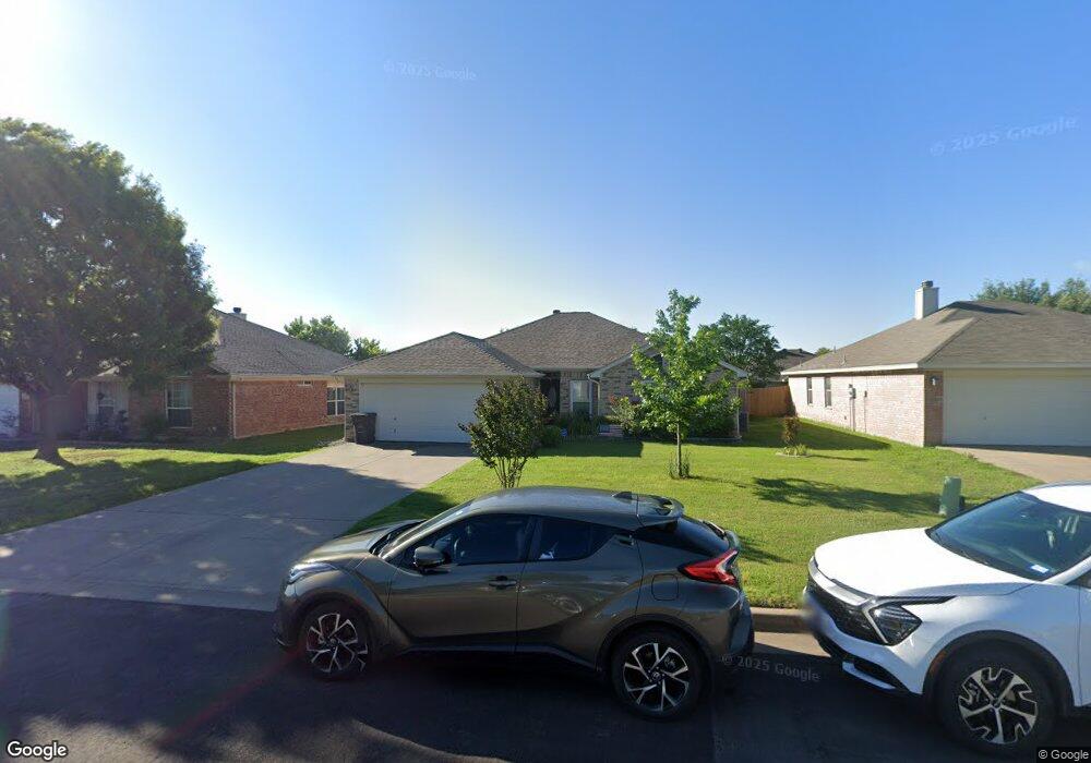 221 Preston Dr, Cleburne, TX 76033 - photo 1