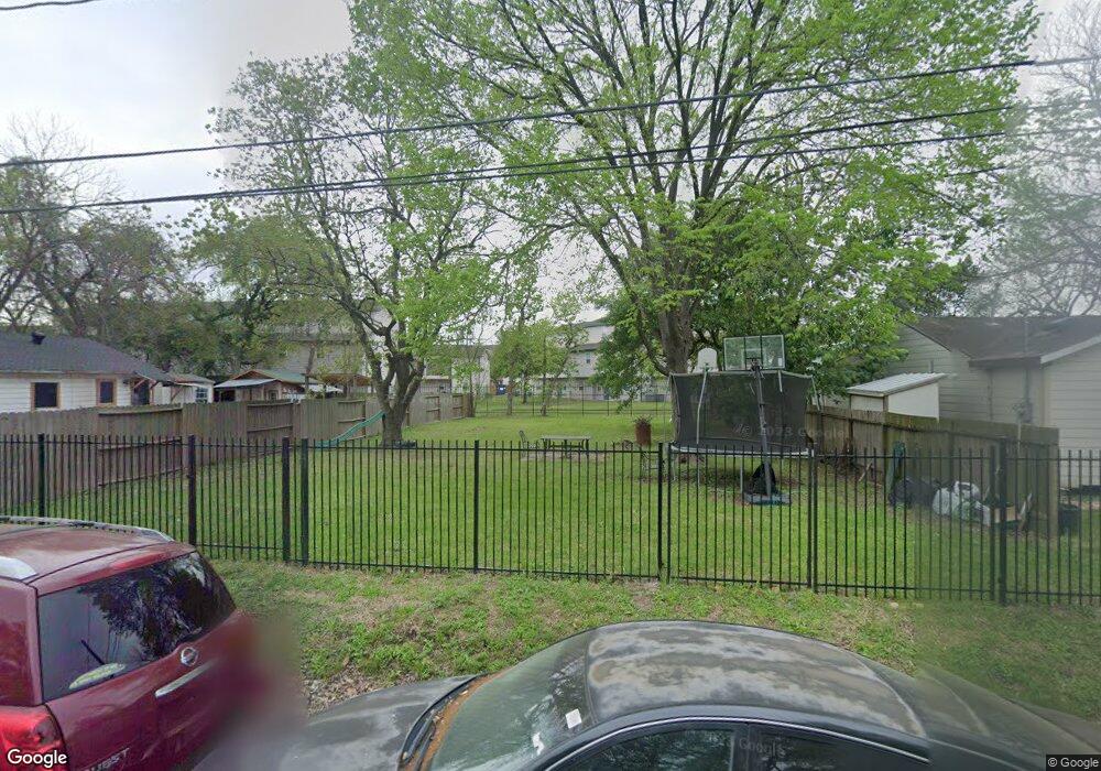 833 Lucky St, Houston, TX 77088 - photo 1