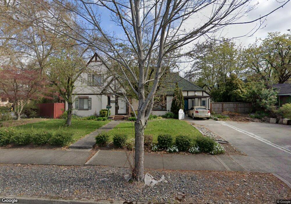 220 NW A St, Grants Pass, OR 97526 - photo 1