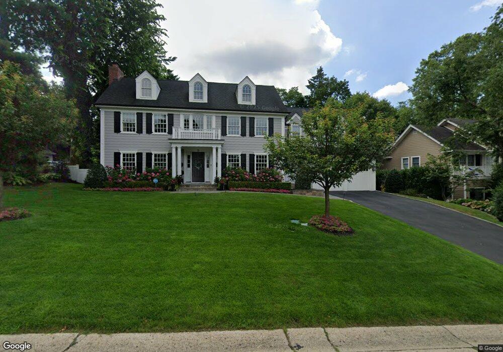 18 South Ct, Port Washington, NY 11050 - photo 1