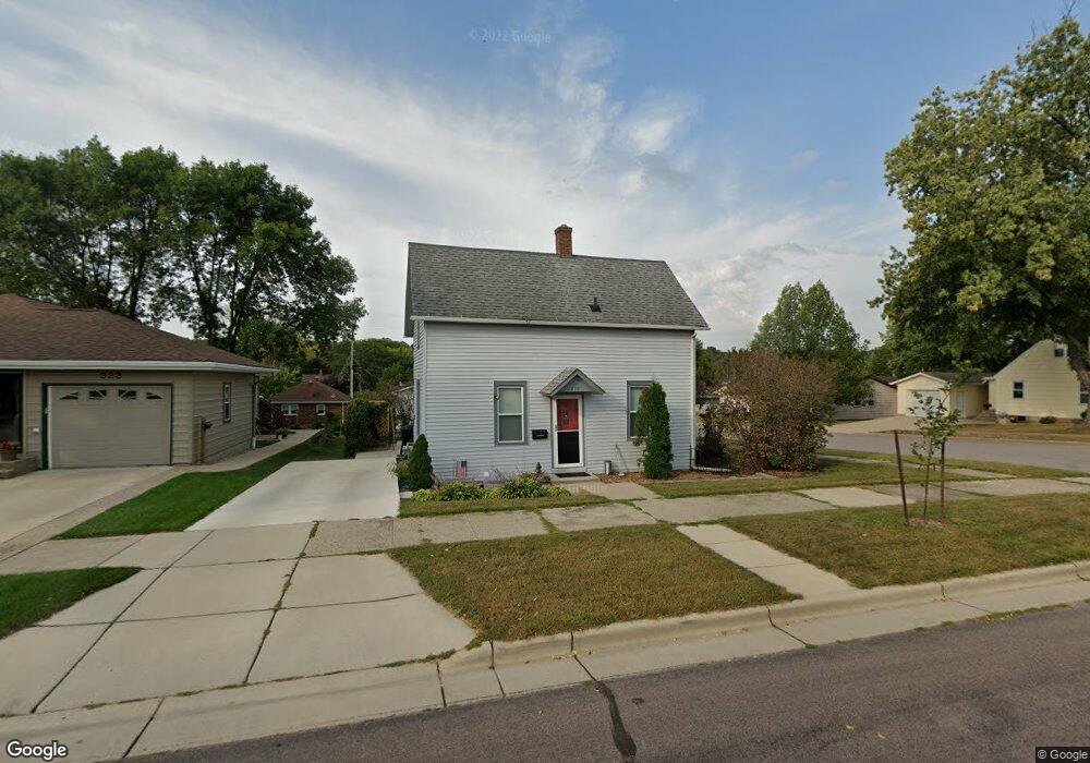 327 N Jefferson St, New Ulm, MN 56073 - photo 1