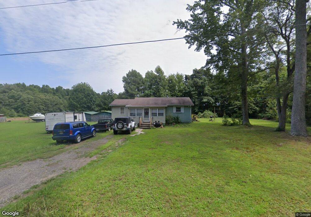 808 Lakeview Dr, Colonial Beach, VA 22443 - photo 1