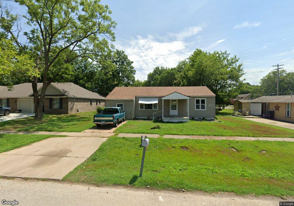 216 S Perdue Ave, Claremore, OK 74017 - photo 1