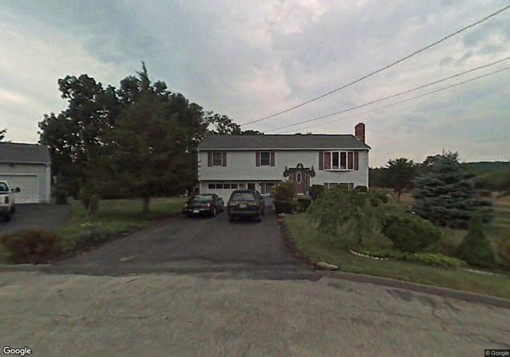 9 Kelly Erin Ln, Webster, MA 01570 - photo 1