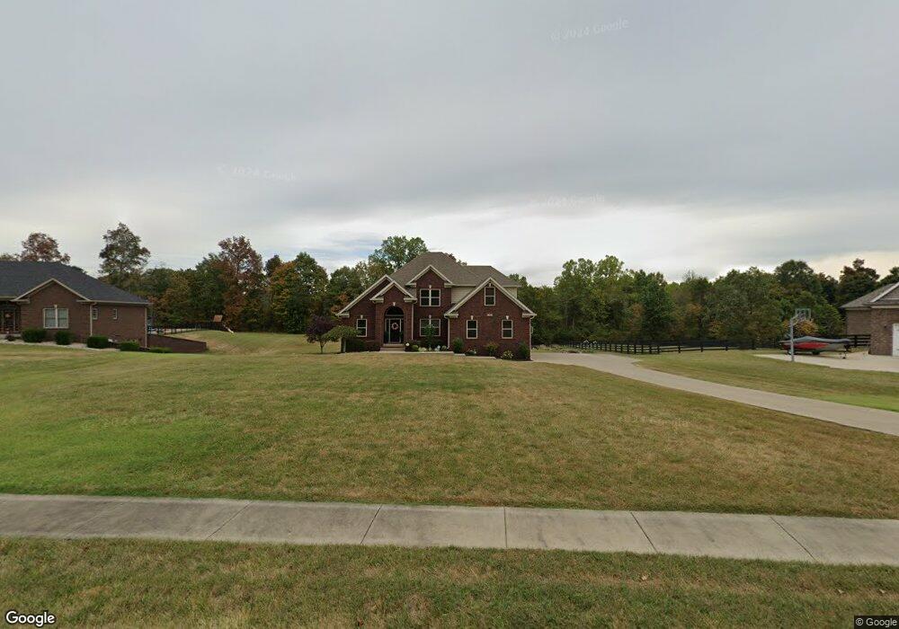 749 Sunray Dr, Shepherdsville, KY 40165 - photo 1