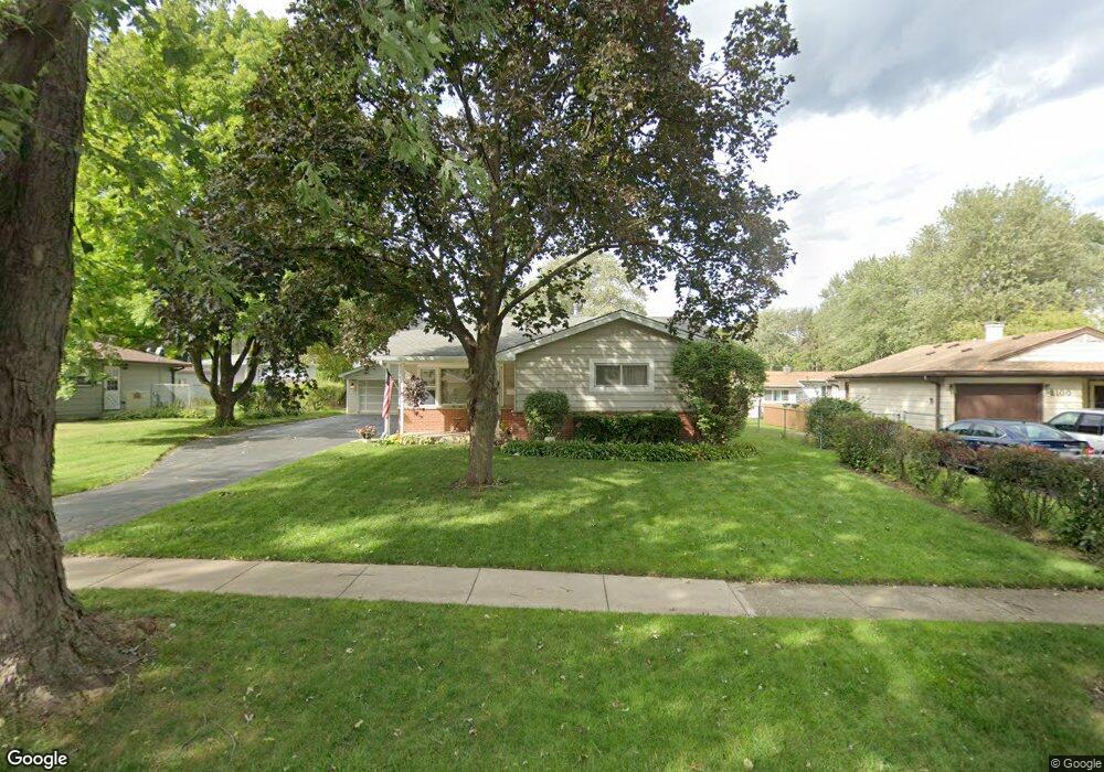 2102 Martin Ln, Rolling Meadows, IL 60008 - photo 1