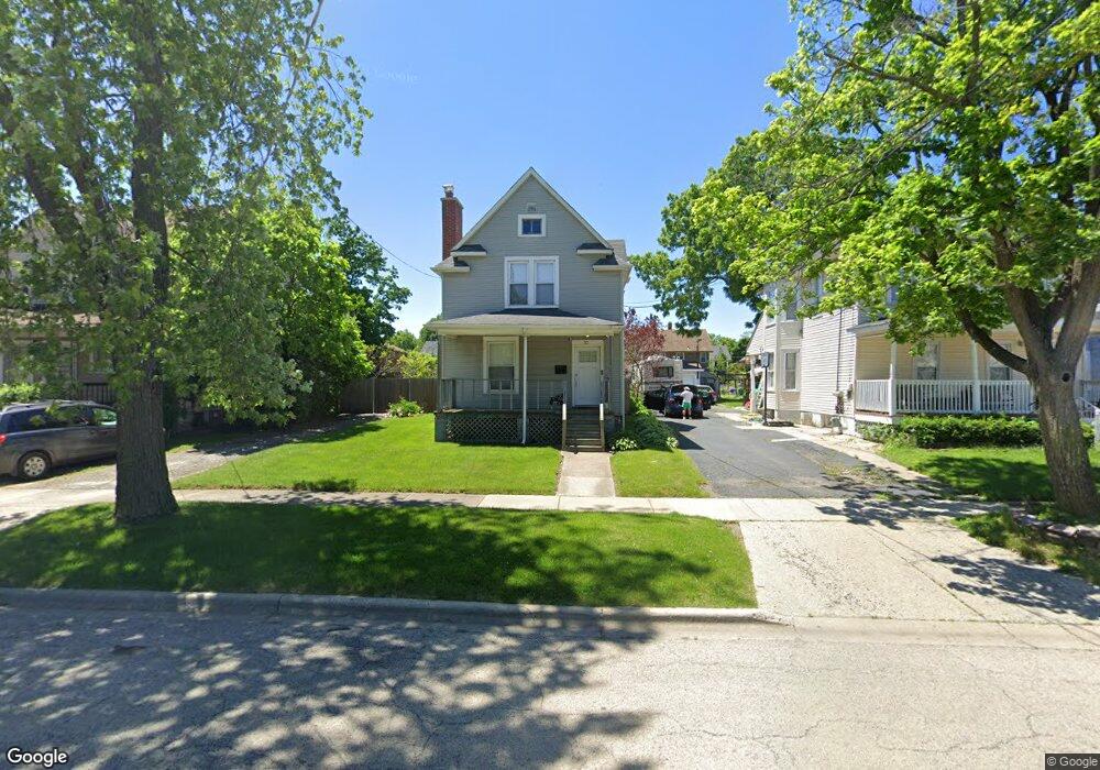 32 N Saint James St, Waukegan, IL 60085 - photo 1