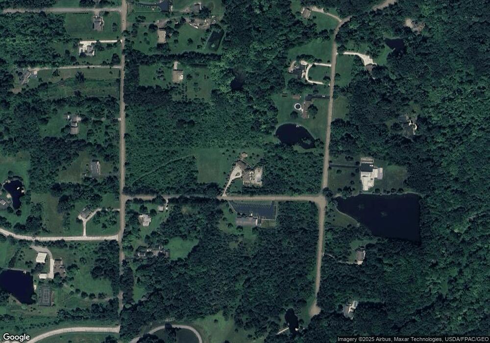 7860 Chalet Dr, Chesterland, OH 44026 - photo 1