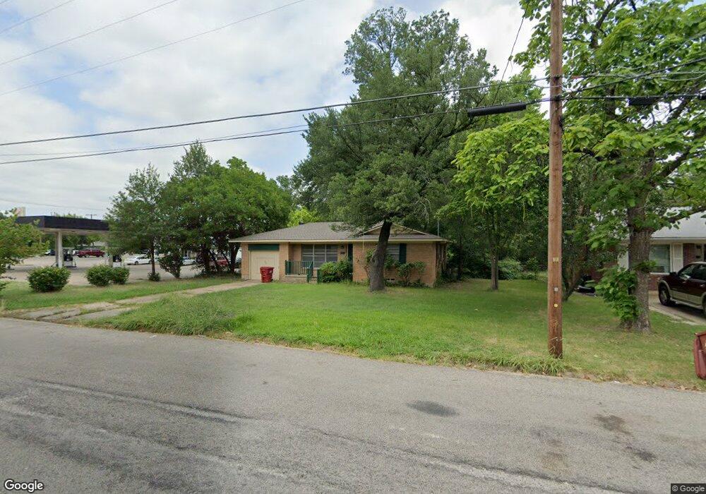 205 E Russell Ave, Bonham, TX 75418 - photo 1