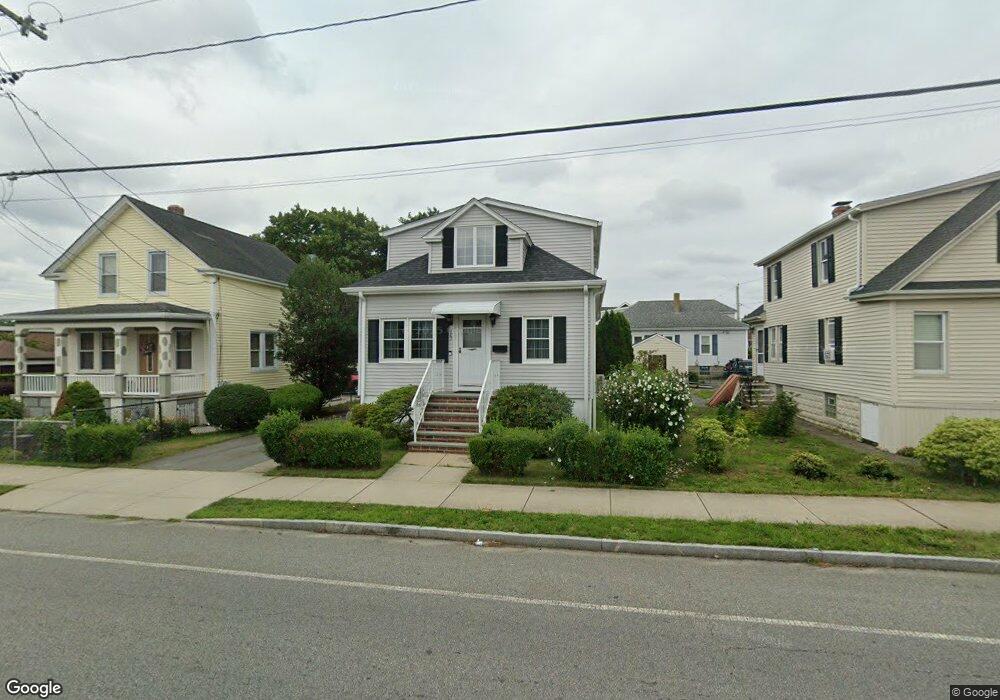 683 Dartmouth St, South Dartmouth, MA 02748 - photo 1