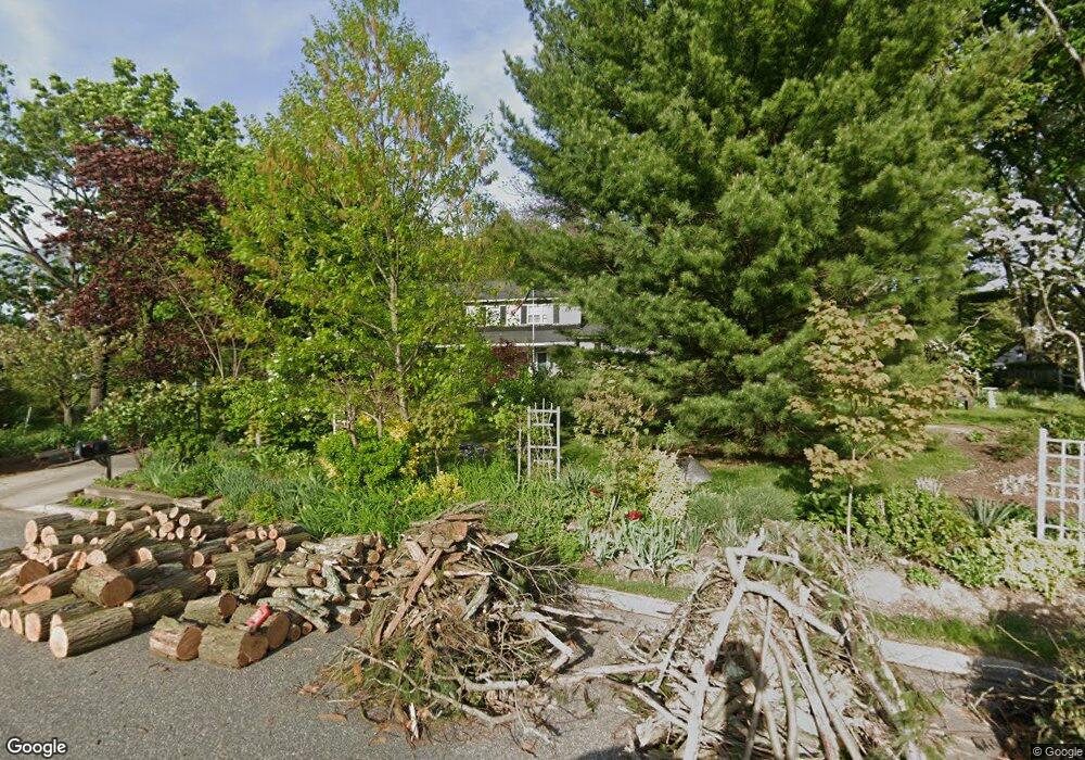 10 Caramel Ct, ComMacK, NY 11725 - photo 1