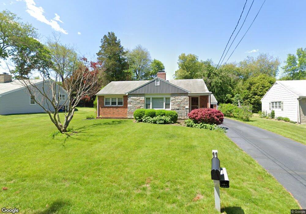 11 Garnet Rd, Trumbull, CT 06611 - photo 1