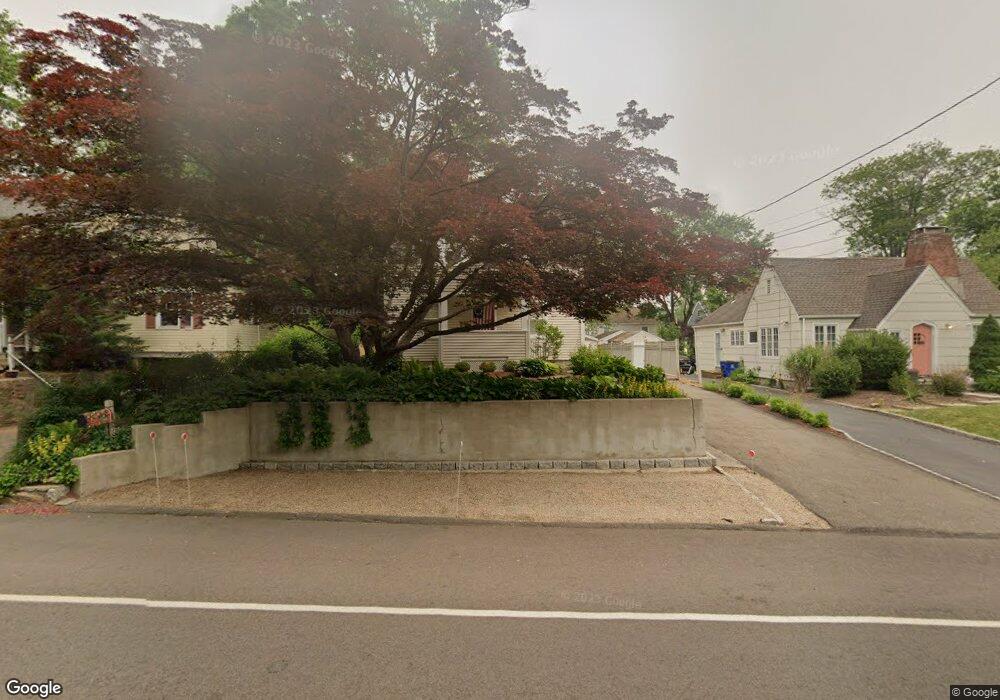 1878 Stratfield Rd, Fairfield, CT 06825 - photo 1