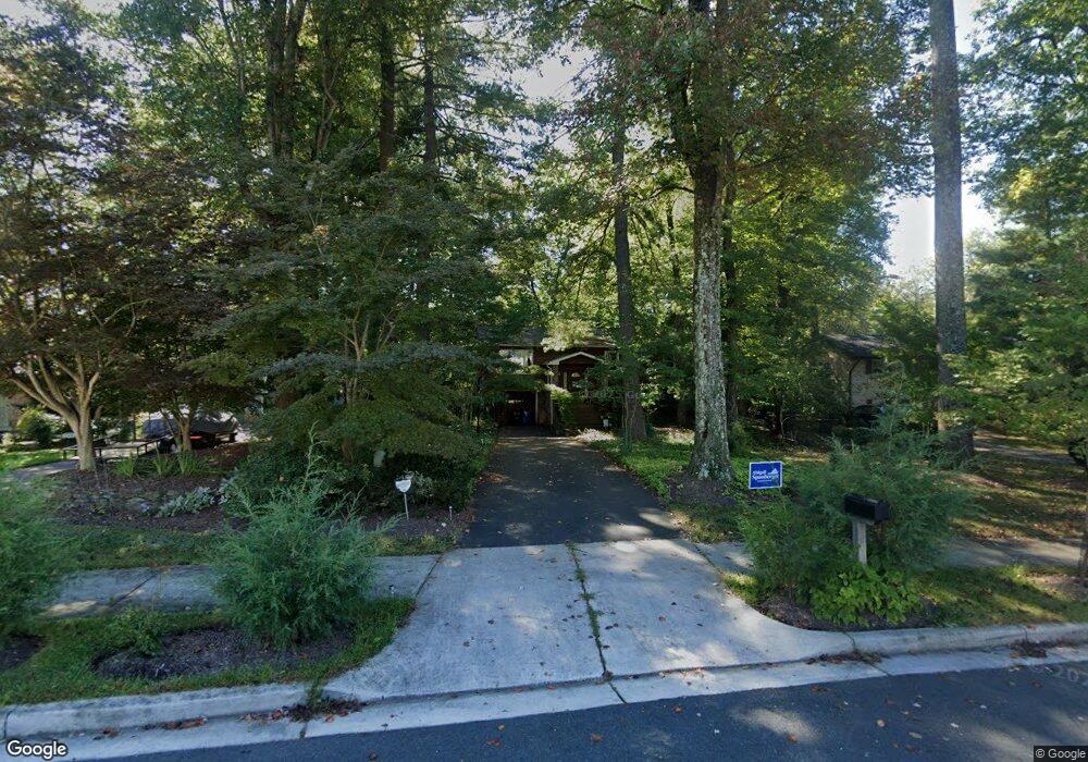 905 Ninovan Rd SE, Vienna, VA 22180 - photo 1