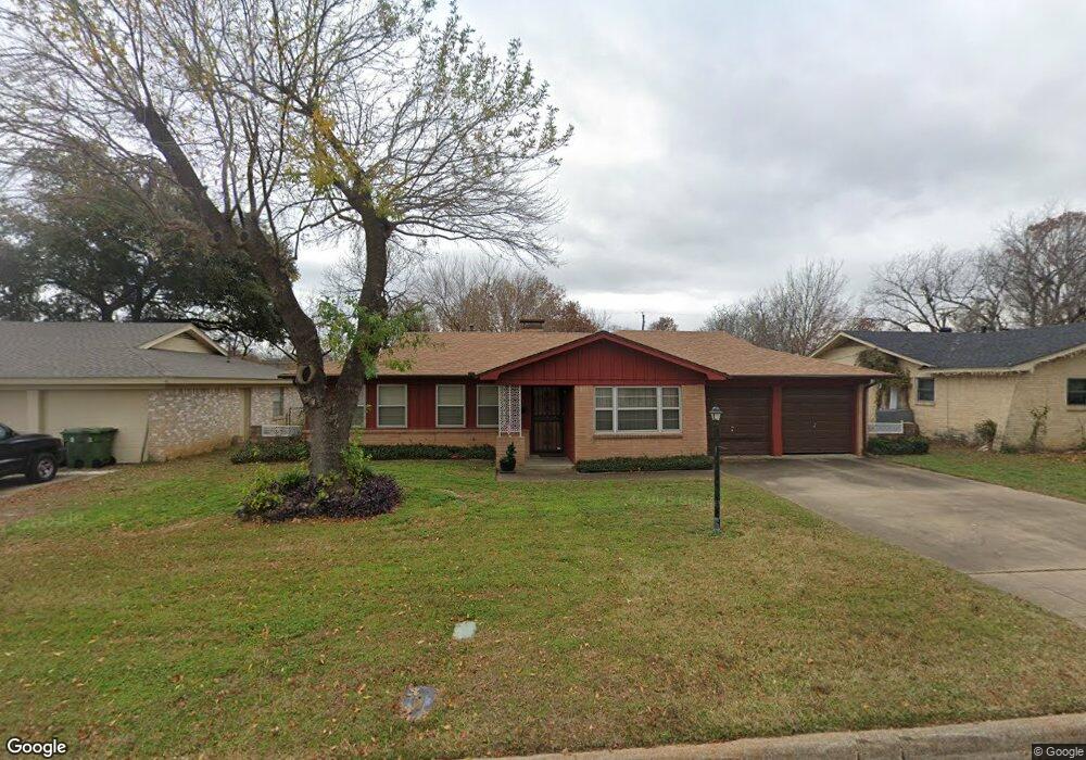 721 Oakwood Ave, Hurst, TX 76053 - photo 1