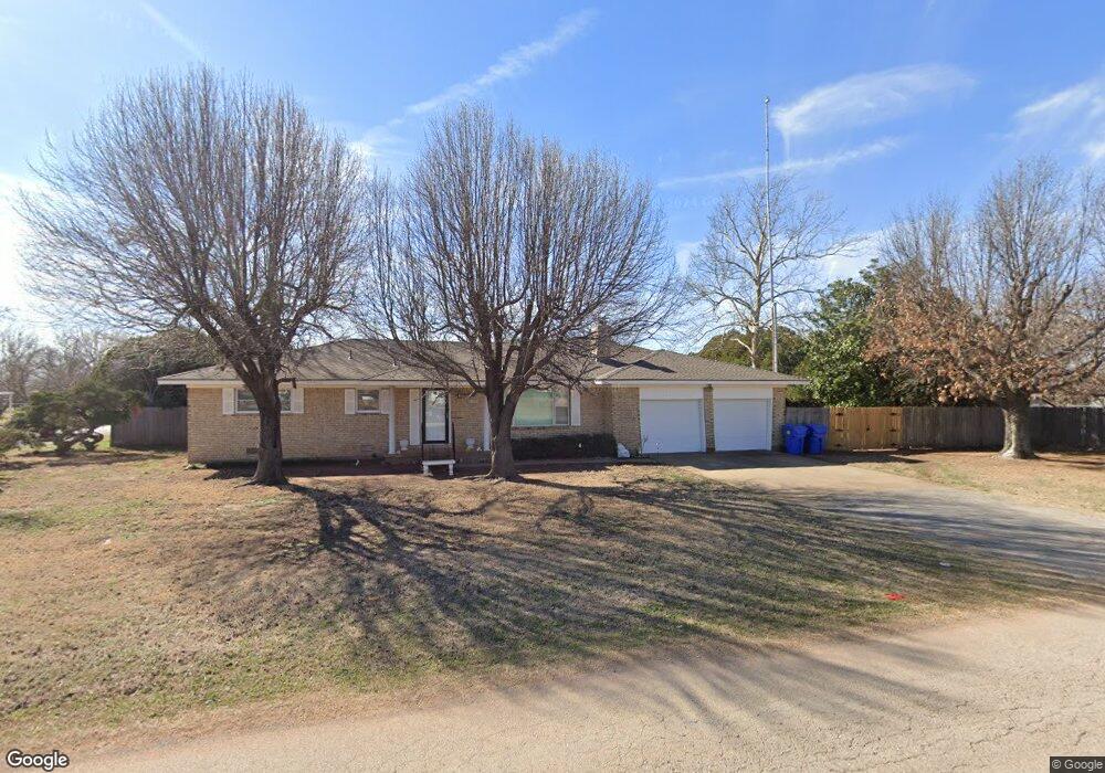 606 NW Oak Ave, Cache, OK 73527 - photo 1