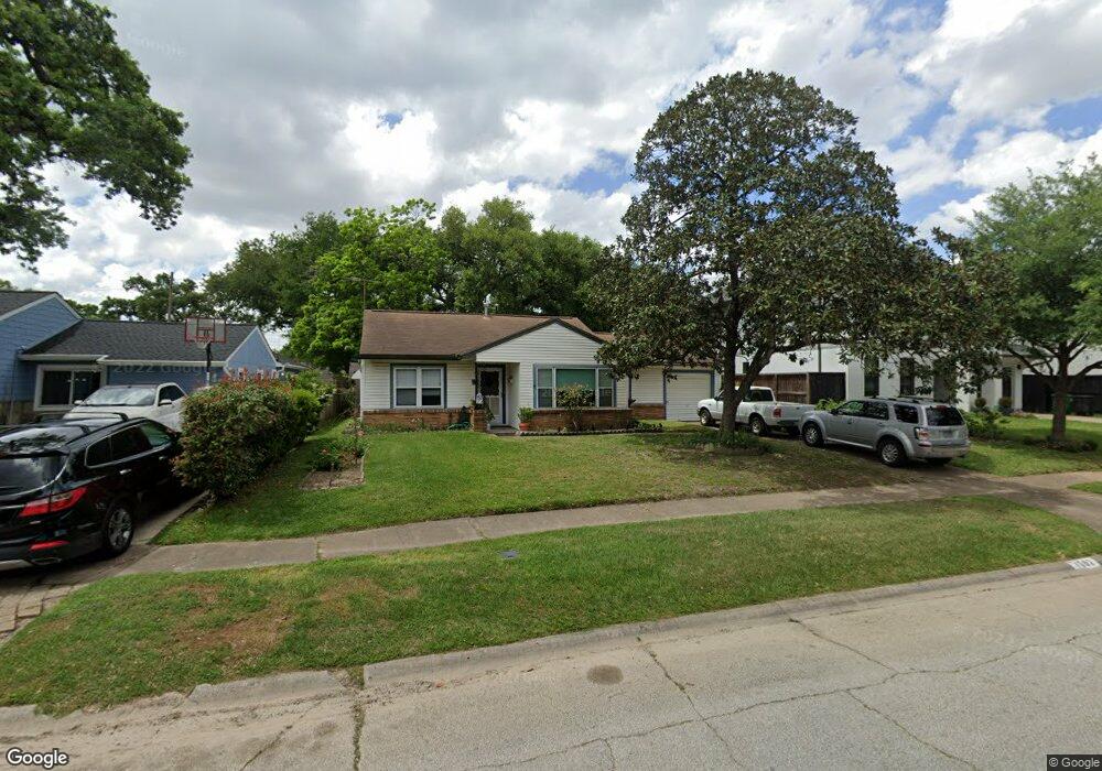1562 Hewitt Dr, Houston, TX 77018 - photo 1