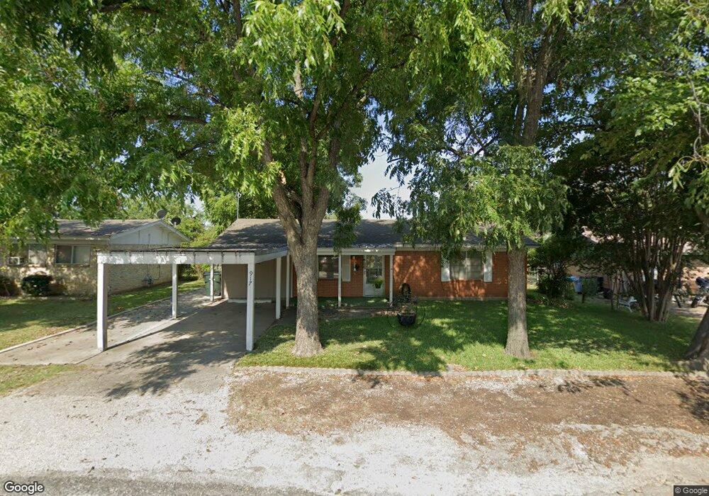 917 N 8th St, Sanger, TX 76266 - photo 1